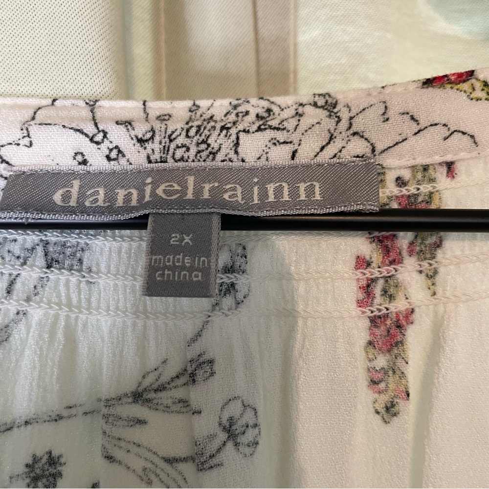 Daniel Rainn 2XL White Rayon Floral Blouse - Picture 2 of 11